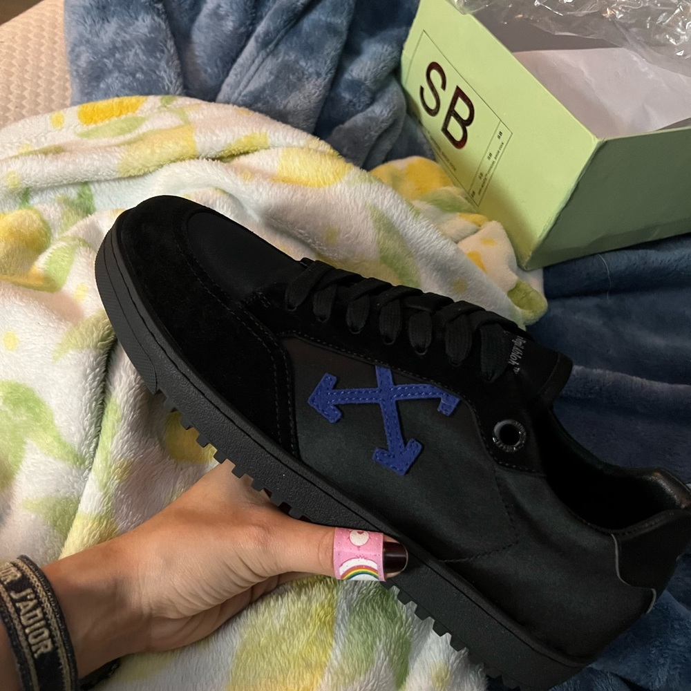 MEN off white sneakers